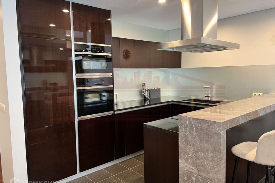 Сдаётся 2-комнатная квартира, 85 м²