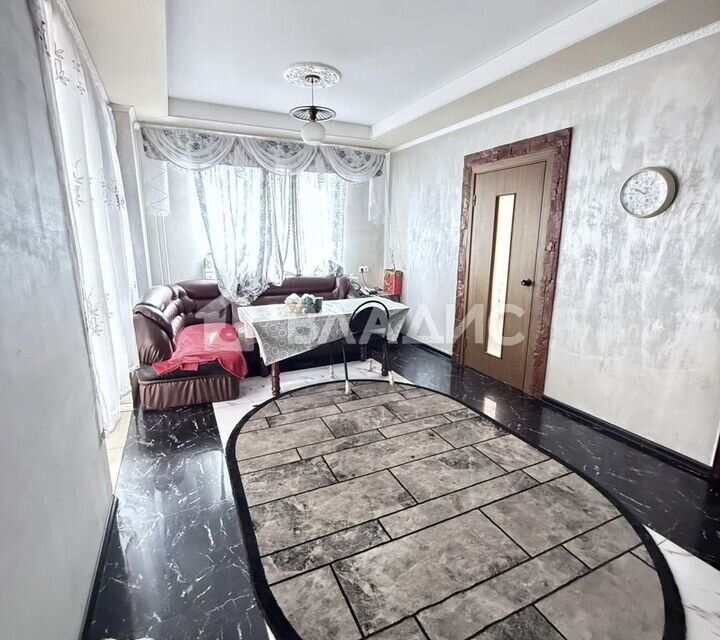 Продаётся 4-комнатная квартира, 160 м²