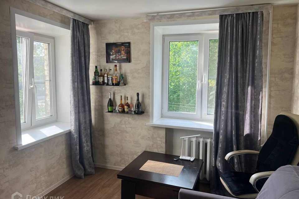 Продаётся комната в 5-комн. квартире, 134.5 м²