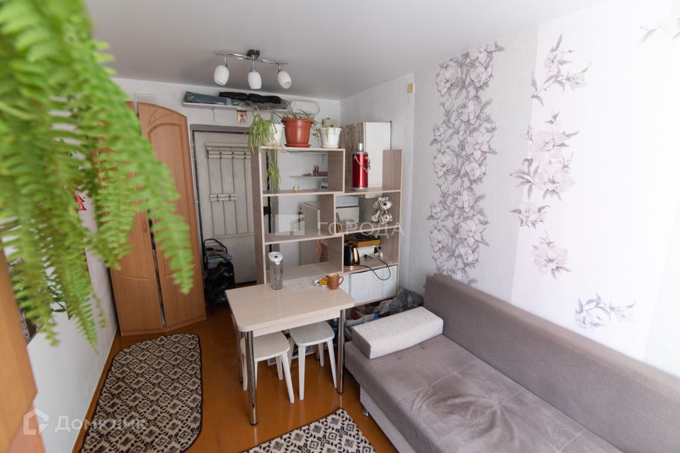 Продаётся комната в 1-комн. квартире, 90 м²