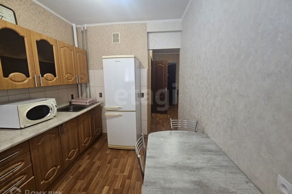 Продаётся 1-комнатная квартира, 42.8 м²