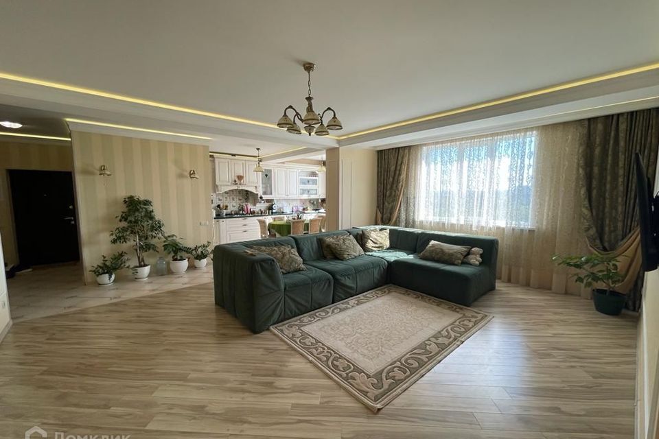 Продаётся 5-комнатная квартира, 150 м²