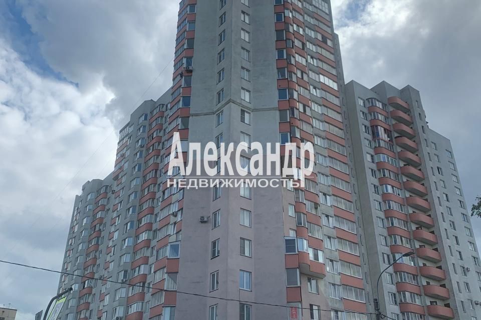 Продаётся 4-комнатная квартира, 117 м²