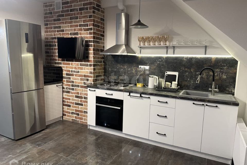 Сдаётся 2-комнатная квартира, 82 м²