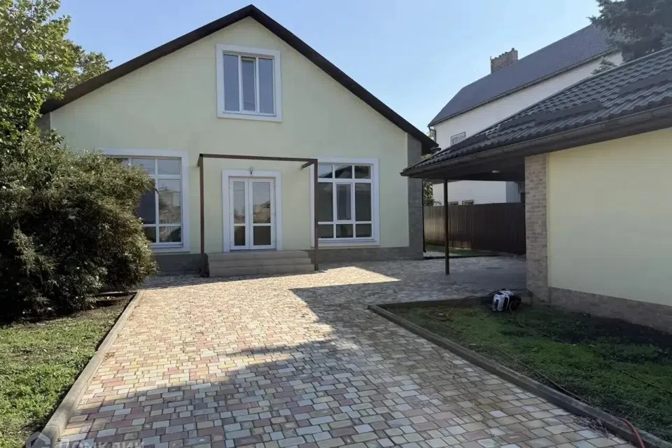 Продаётся 2-этажный дом, 190 м²