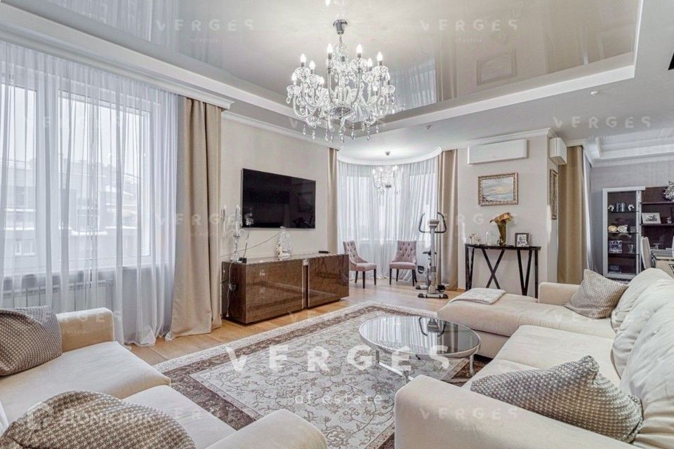 Продаётся 4-комнатная квартира, 170 м²