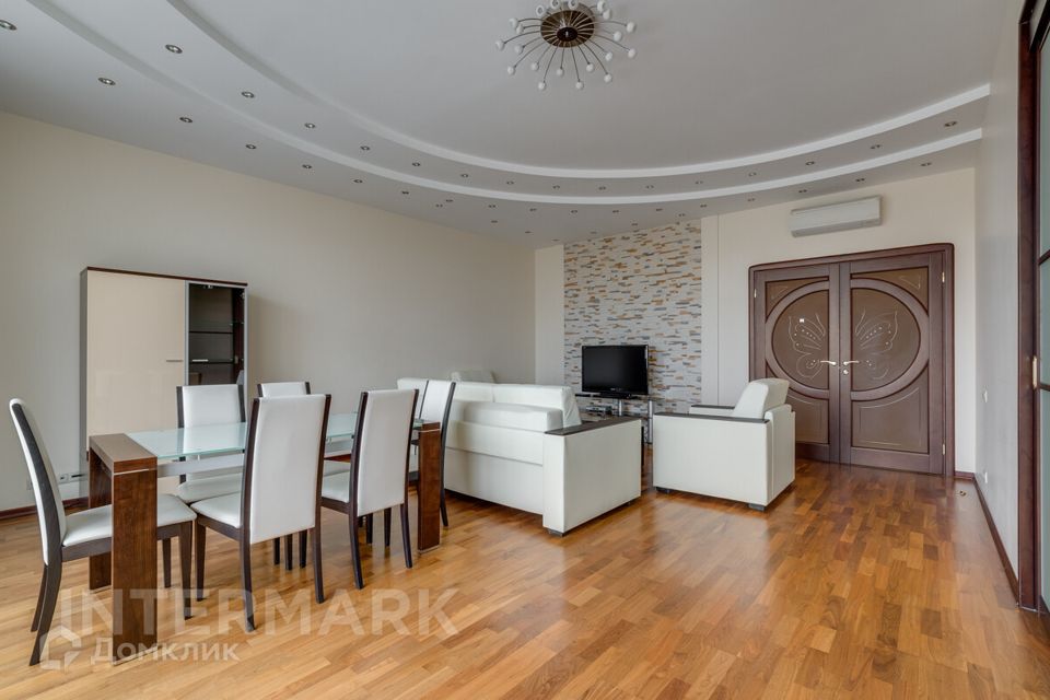 Сдаётся 3-комнатная квартира, 134 м²