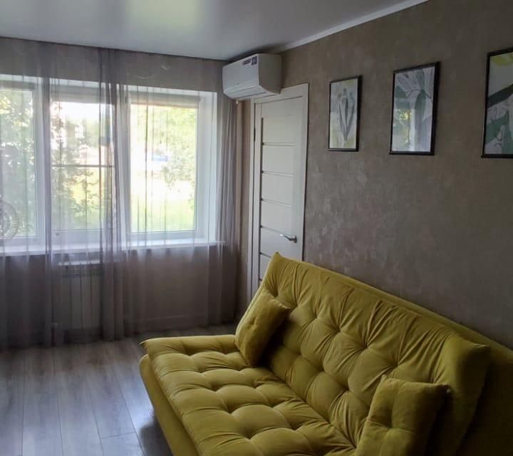 Продаётся 3-комнатная квартира, 44.5 м²