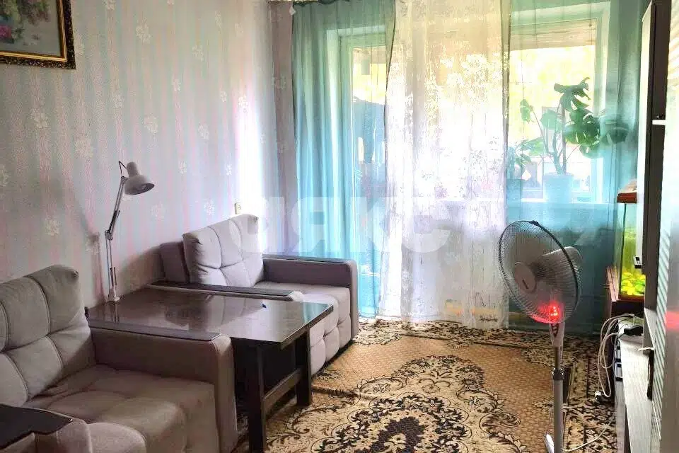 Продаётся 3-комнатная квартира, 61.4 м²