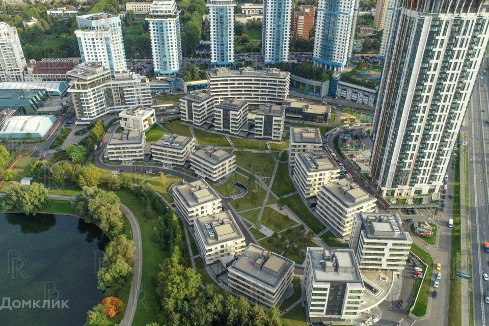Продаётся 5-комнатная квартира, 208.5 м²
