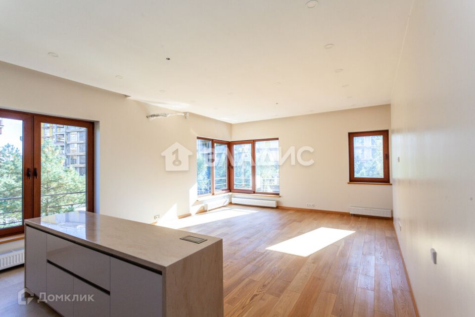 Продаётся 3-комнатная квартира, 106.5 м²