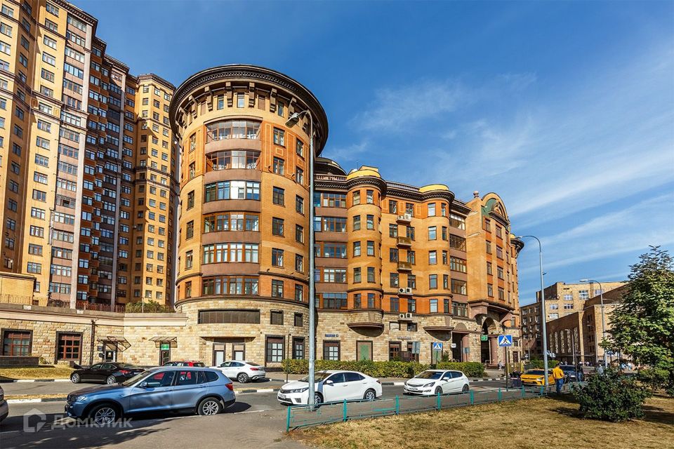 Продаётся 3-комнатная квартира, 136.6 м²