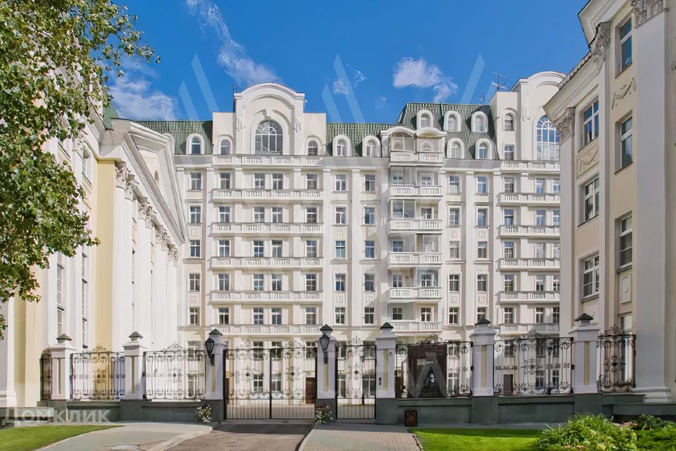 Продаётся 4-комнатная квартира, 185 м²