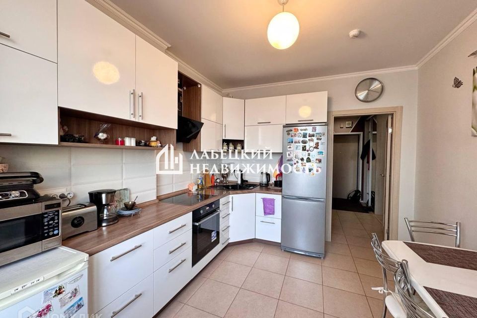 Продаётся 2-комнатная квартира, 56.5 м²