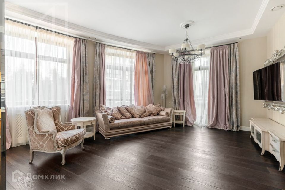 Сдаётся 3-комнатная квартира, 180 м²