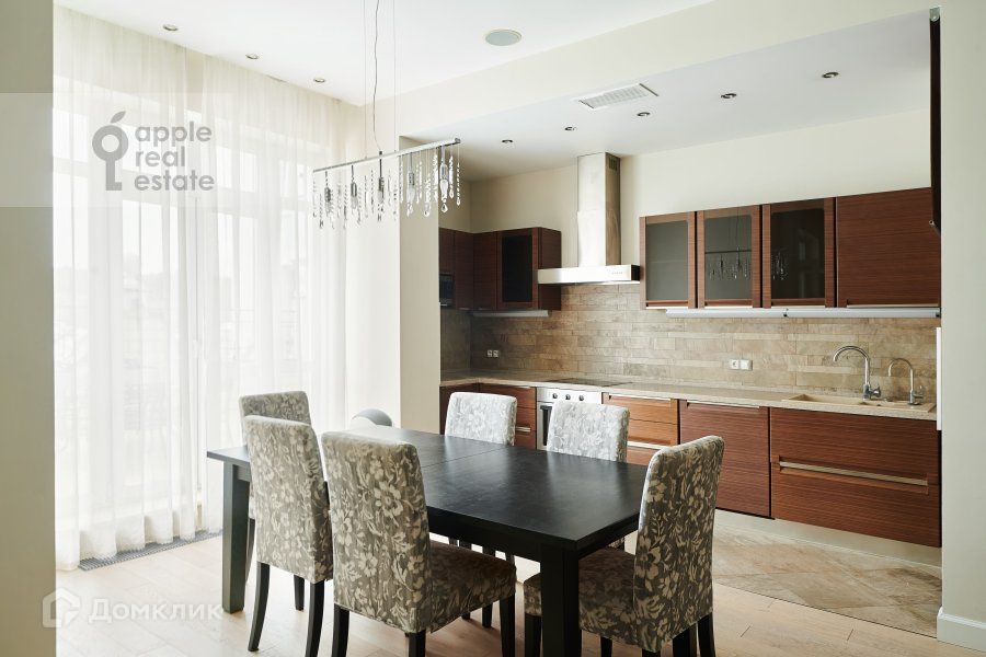 Сдаётся 5-комнатная квартира, 225 м²