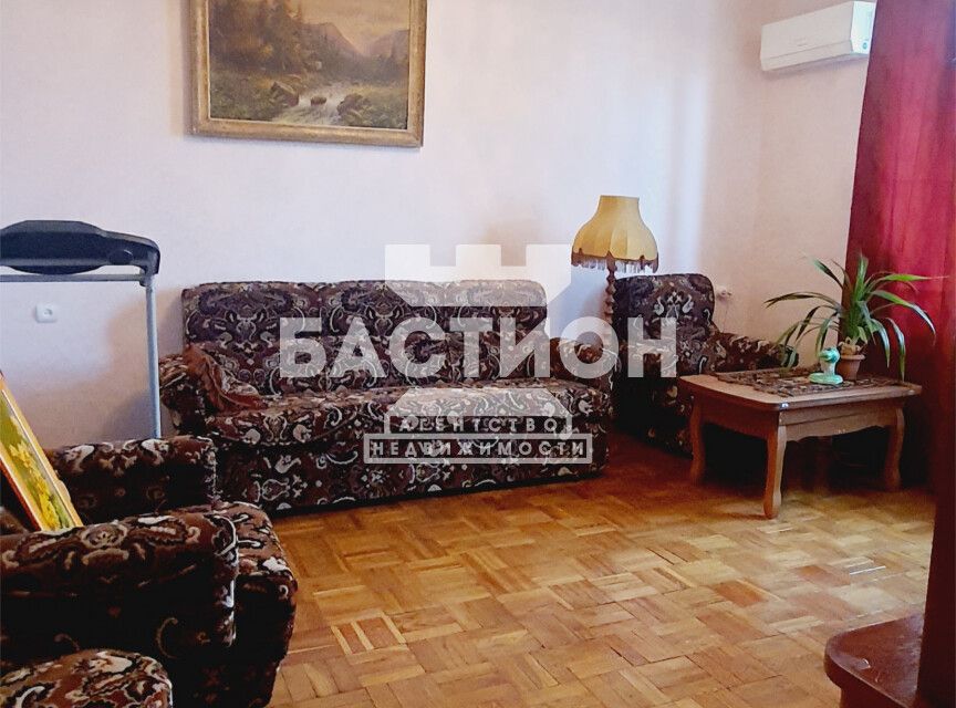 Продаётся 2-комнатная квартира, 60.8 м²