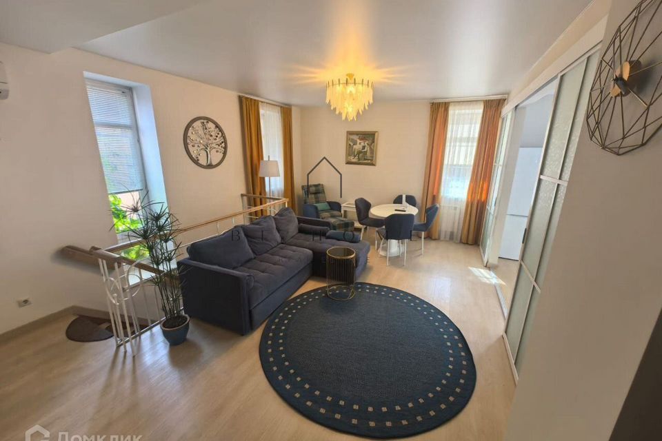 Сдаётся 4-комнатная квартира, 107 м²