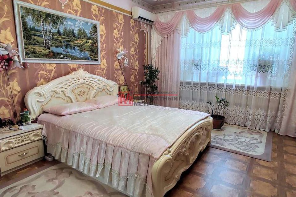 Продаётся 4-комнатная квартира, 111 м²