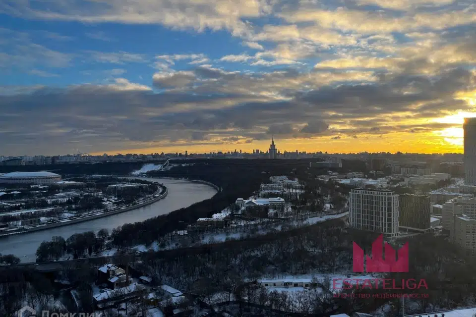 Продаётся 3-комнатная квартира, 107.9 м²