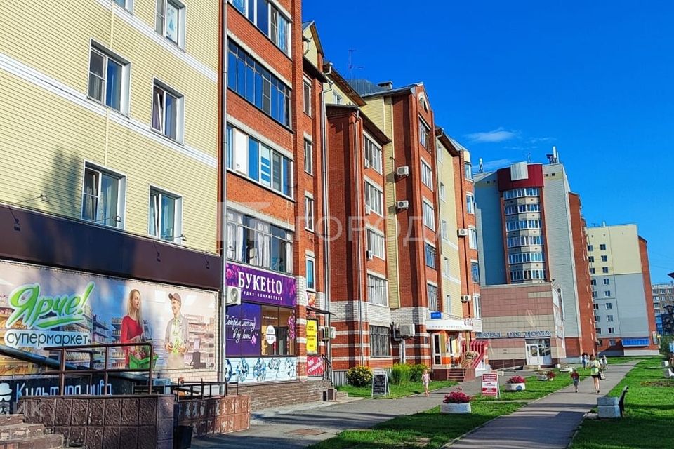 Продаётся 3-комнатная квартира, 110 м²
