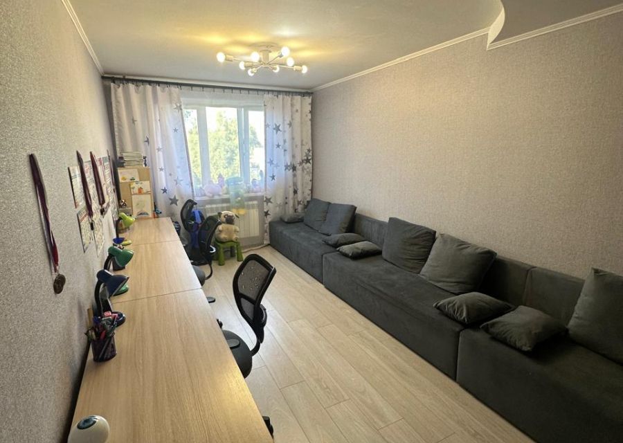 Продаётся 3-комнатная квартира, 72 м²
