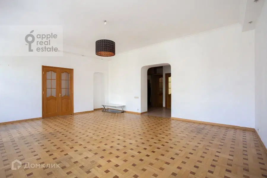 Продаётся 5-комнатная квартира, 223 м²