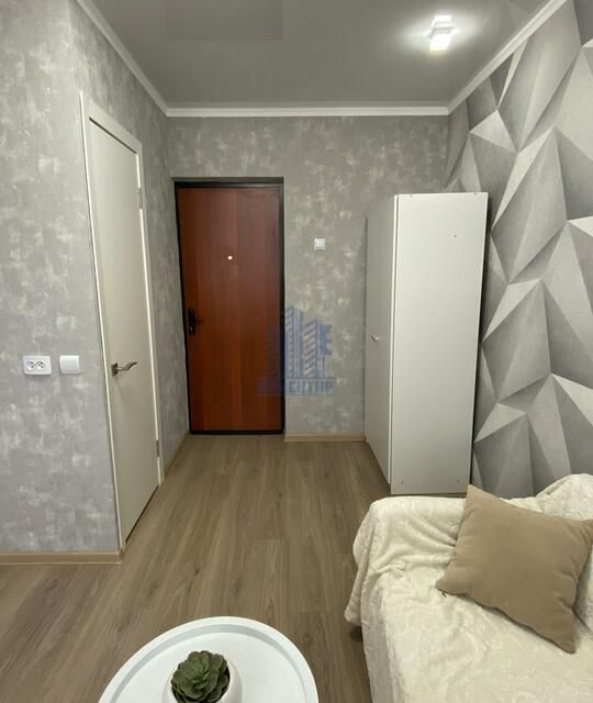 Продаётся комната в 4-комн. квартире, 12.8 м²
