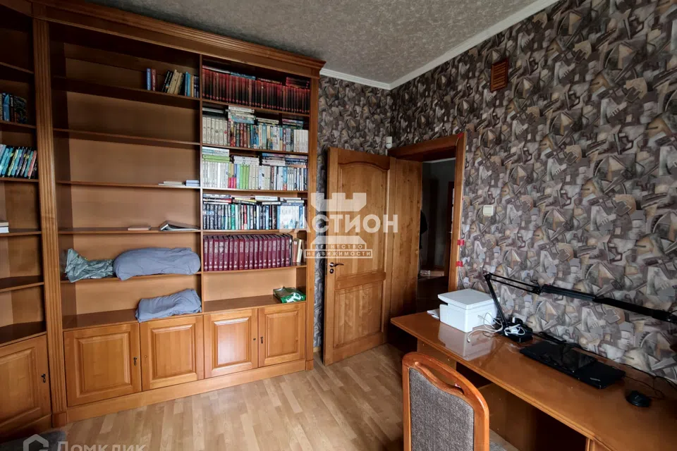 Продаётся 2-этажный дом, 350 м²