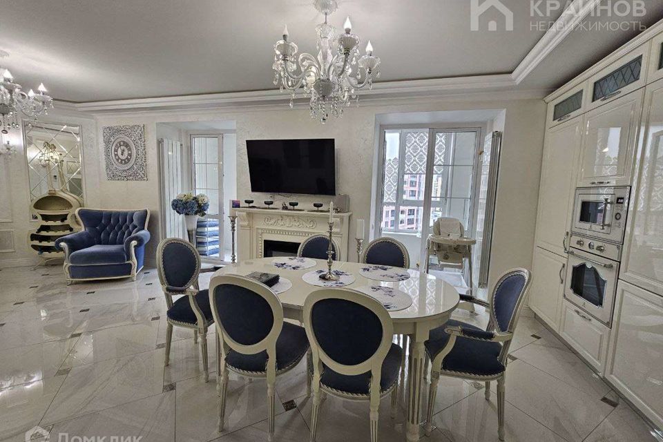 Продаётся 4-комнатная квартира, 120 м²