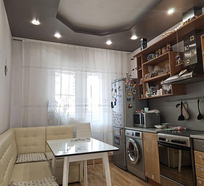 Продаётся 2-комнатная квартира, 59.8 м²