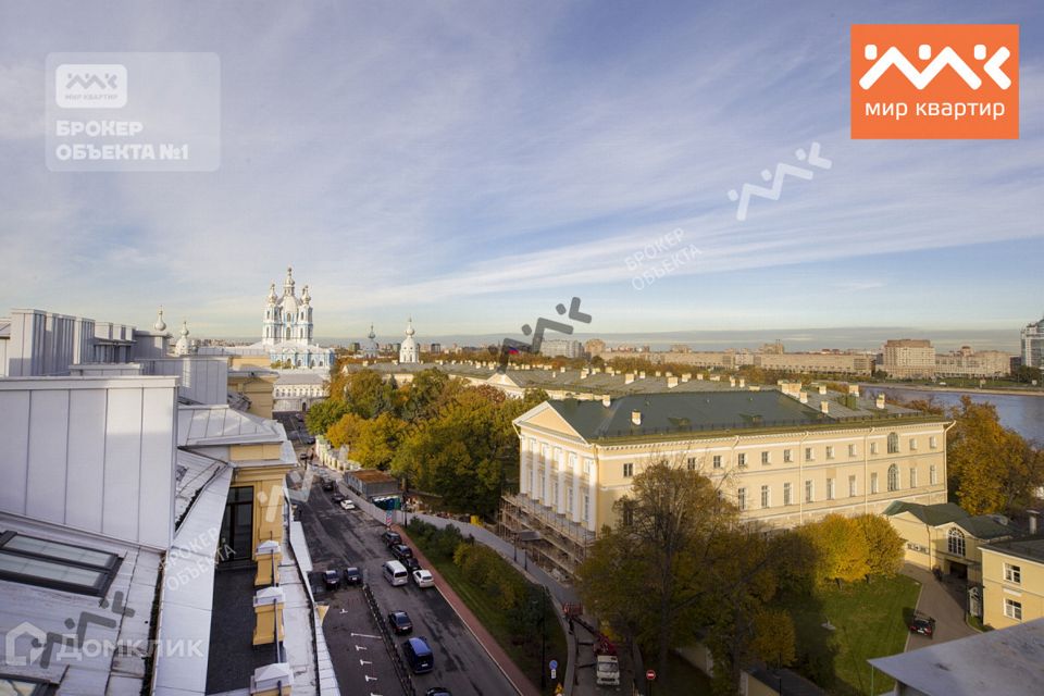Продаётся 5-комнатная квартира, 342 м²