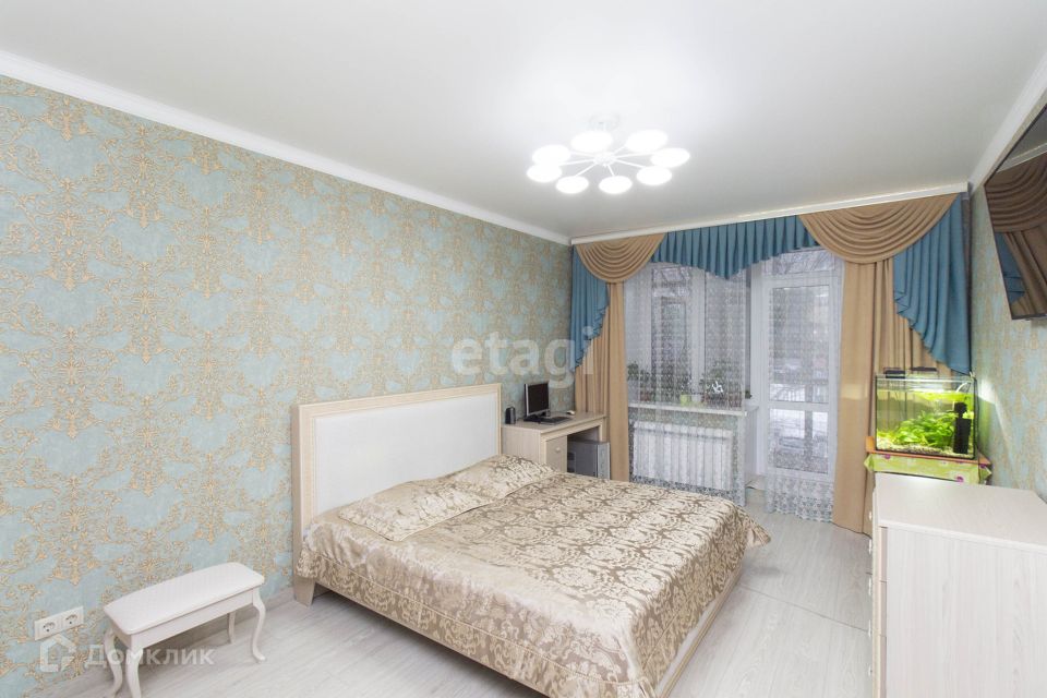 Продаётся 4-комнатная квартира, 102 м²