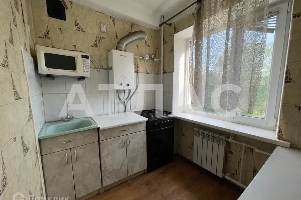 Продаётся 3-комнатная квартира, 42.5 м²