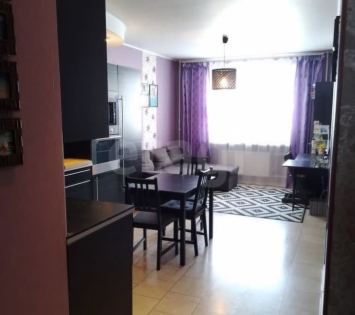 Продаётся 1-комнатная квартира, 53 м²