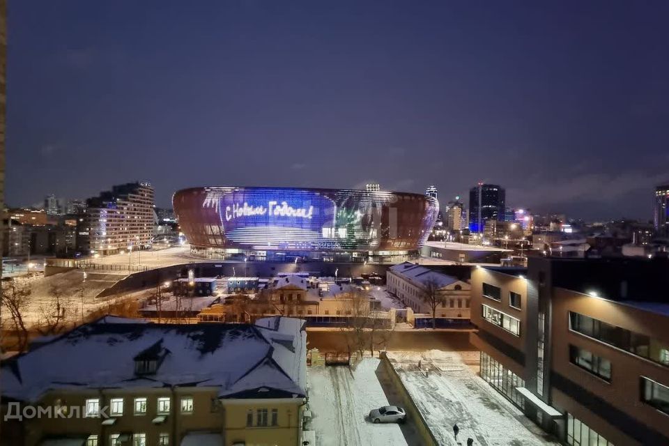 Продаётся 3-комнатная квартира, 156 м²