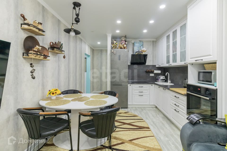 Продаётся 2-комнатная квартира, 62.2 м²