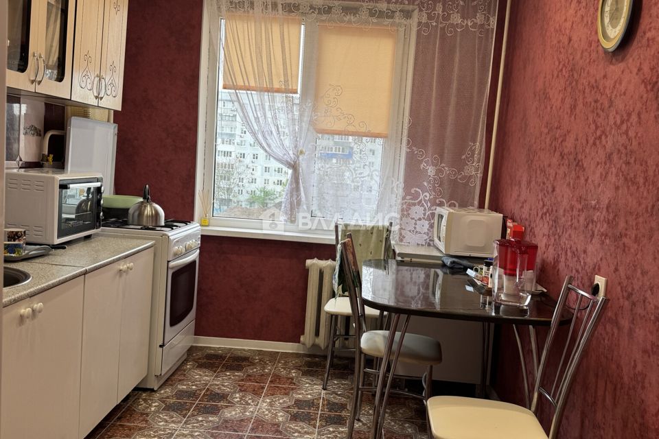 Продаётся 4-комнатная квартира, 74.9 м²
