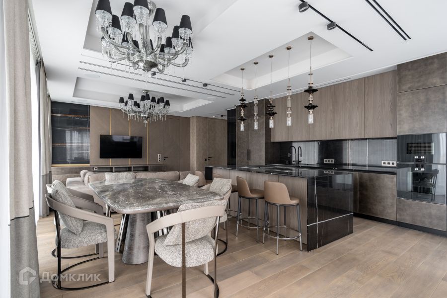 Продаётся 3-комнатная квартира, 137.4 м²