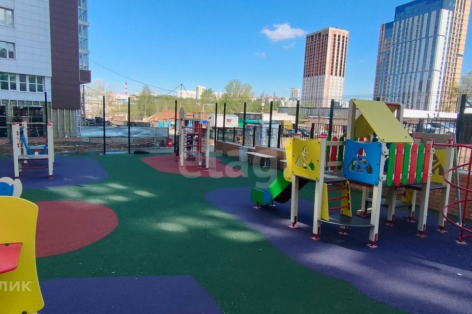 Продаётся 2-комнатная квартира, 63.8 м²