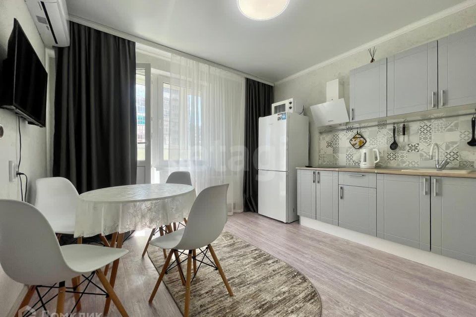 Продаётся 1-комнатная квартира, 37.9 м²