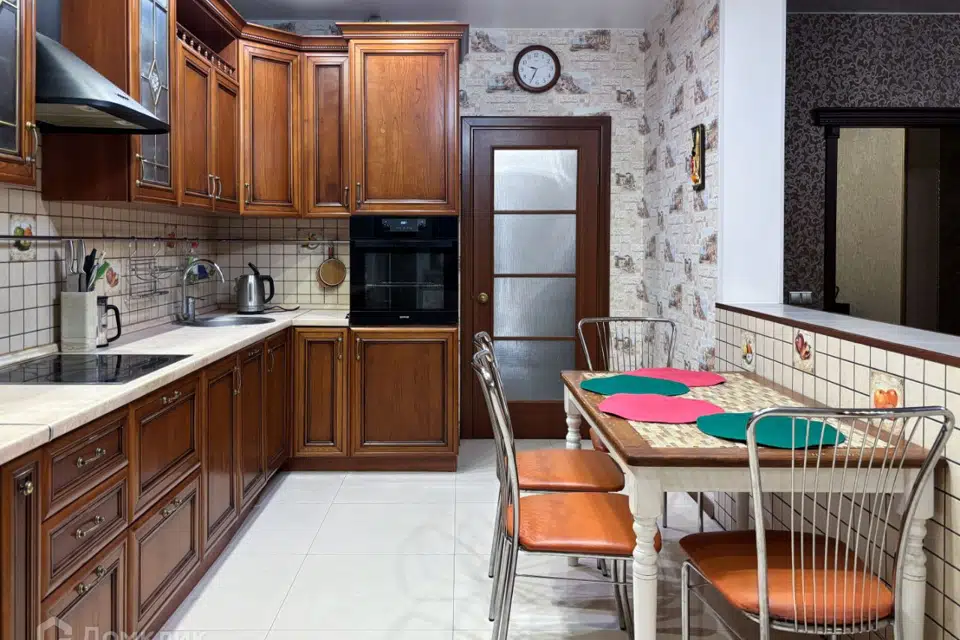 Продаётся 4-комнатная квартира, 150 м²