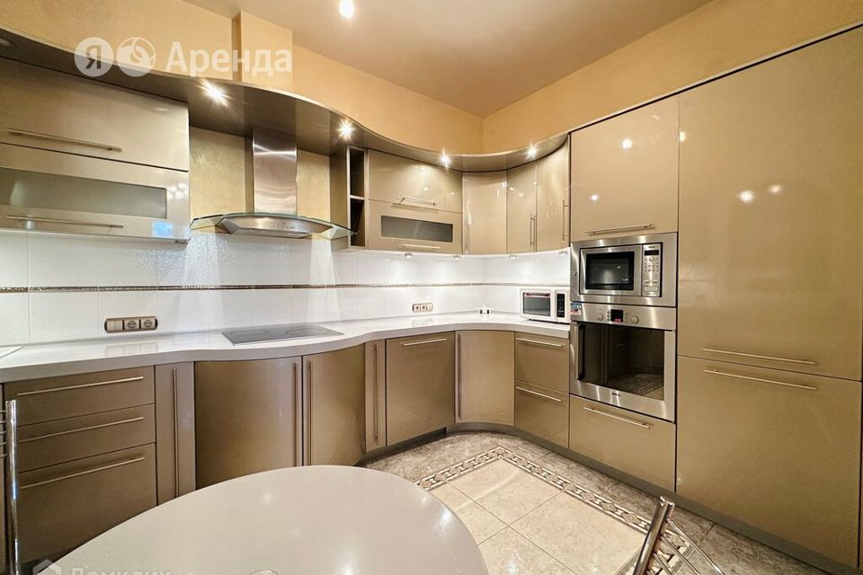 Сдаётся 3-комнатная квартира, 110 м²