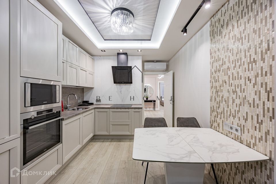 Сдаётся 2-комнатная квартира, 72.4 м²