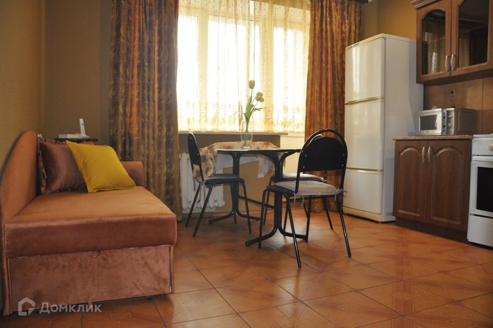Сдаётся 1-комнатная квартира, 55 м²