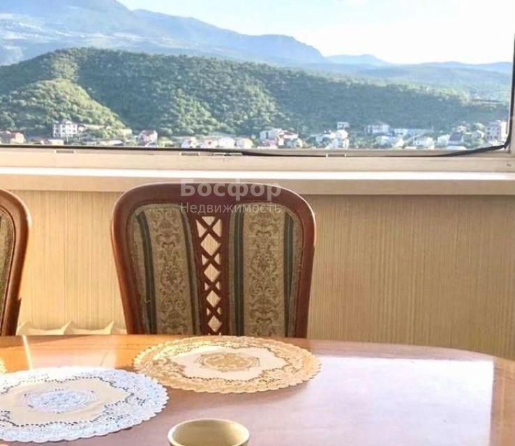 Продаётся 4-комнатная квартира, 122.8 м²