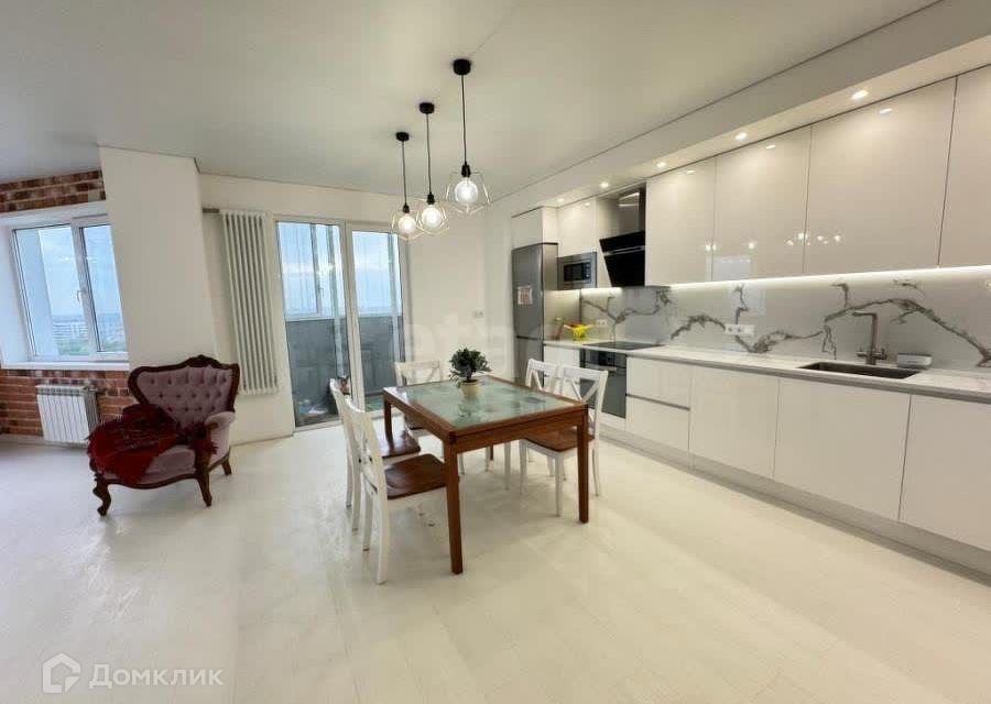 Продаётся 3-комнатная квартира, 115 м²