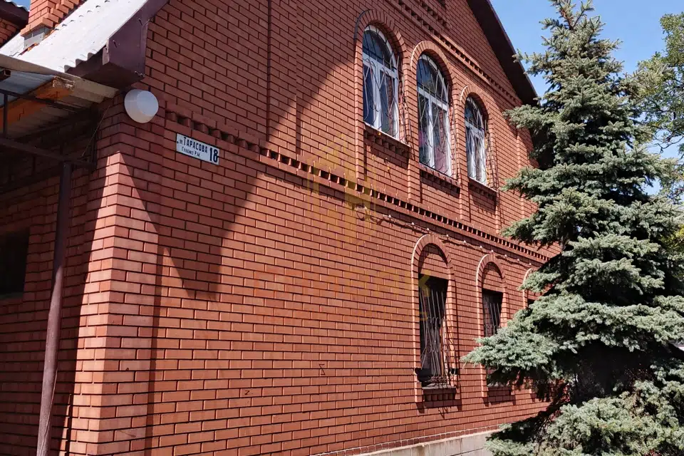 Продаётся 2-этажный дом, 241.4 м²