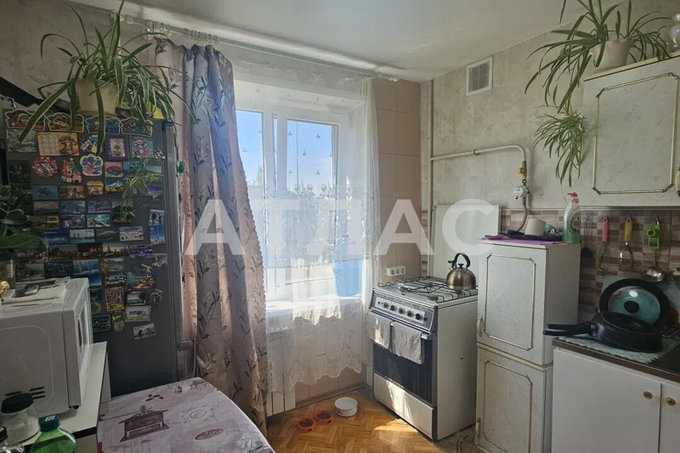 Продаётся 3-комнатная квартира, 52.4 м²