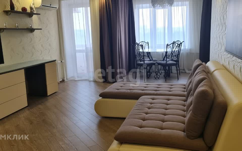 Продаётся 1-комнатная квартира, 62 м²